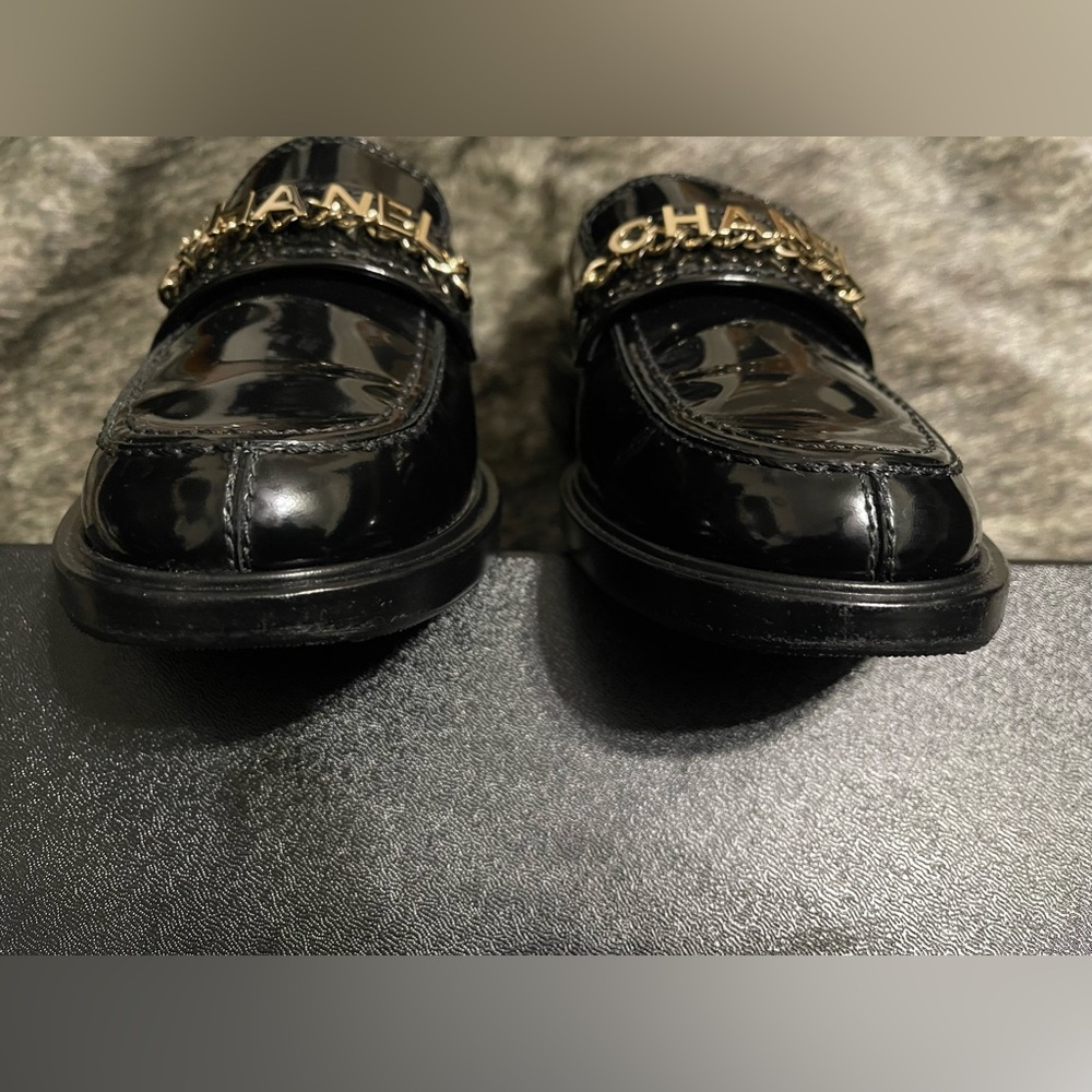 Authentic CHANEL Black Patent Gold Chain Loafer. Size 37 - Picture 6 of 14